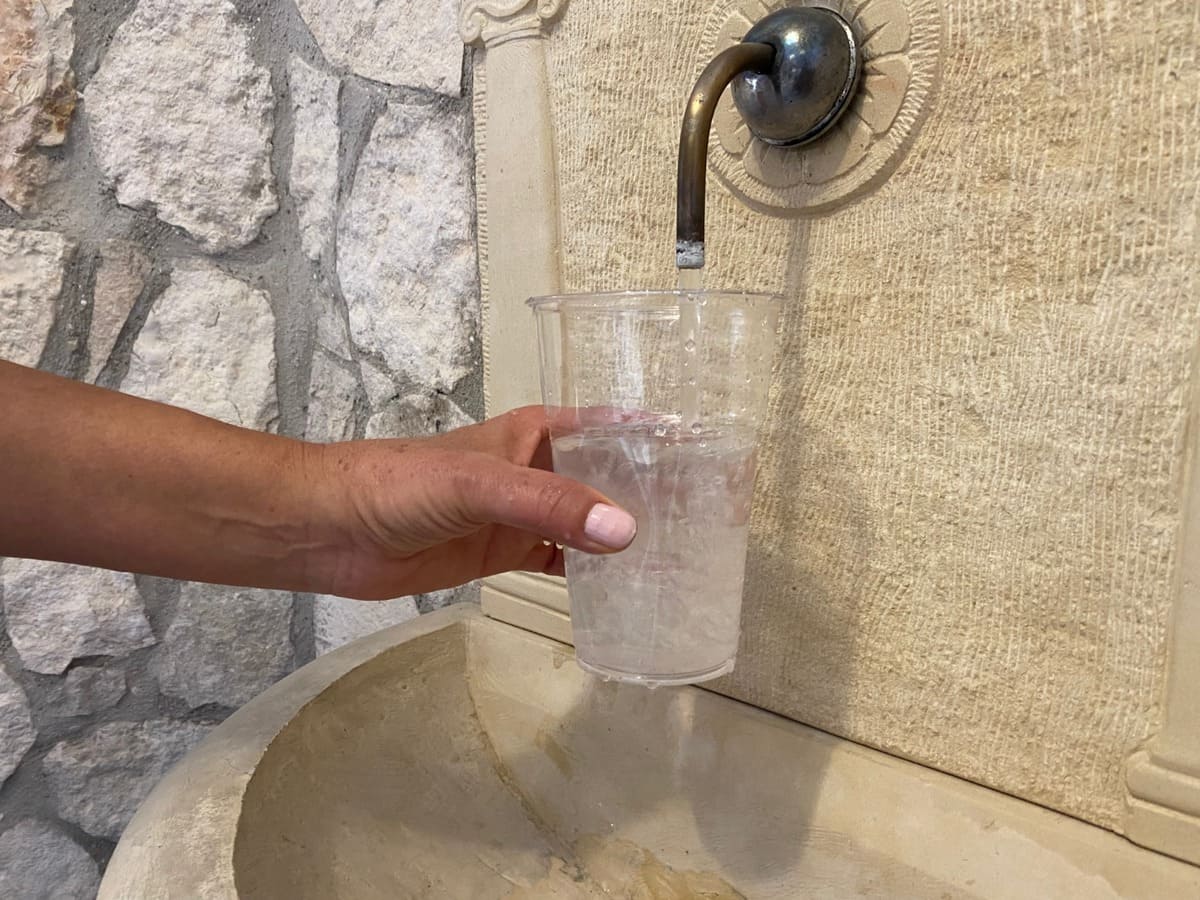 problematiche gastroenterologiche-acqua-decontra problematiche gastroenterologiche-acqua-decontra